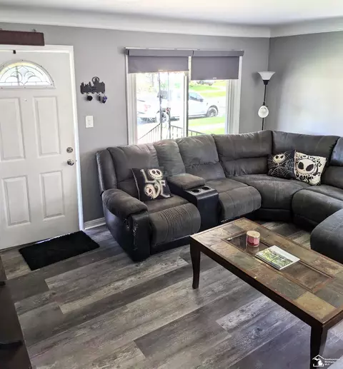 Living - 17146 Smith, Riverview, MI 48193 photo 2 of 4