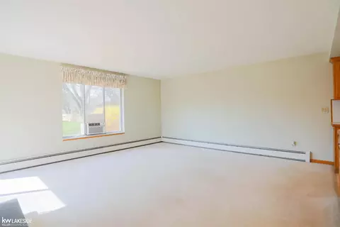 Living - 2428 Irma, Warren, MI 48092 photo 4 of 8