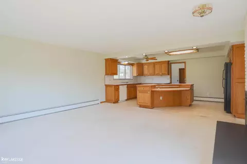 Living - 2428 Irma, Warren, MI 48092 photo 7 of 8
