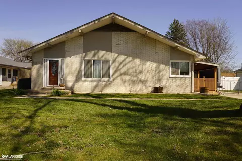 39660 Prentiss, Harrison Township, MI 48045