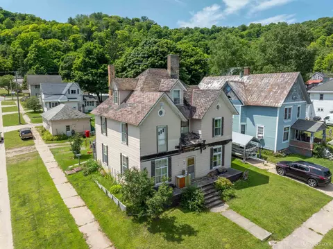 901 W Munising, Munising, MI 49862