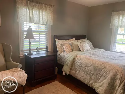 2071 Stanhope, Grosse Pointe, MI 48236 photo 13