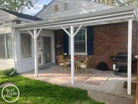 2071 Stanhope, Grosse Pointe, MI 48236 photo 26