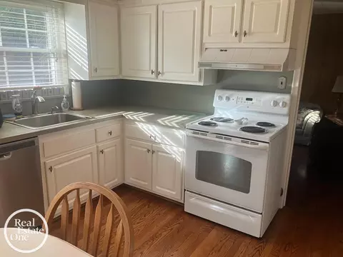 2071 Stanhope, Grosse Pointe, MI 48236 photo 19
