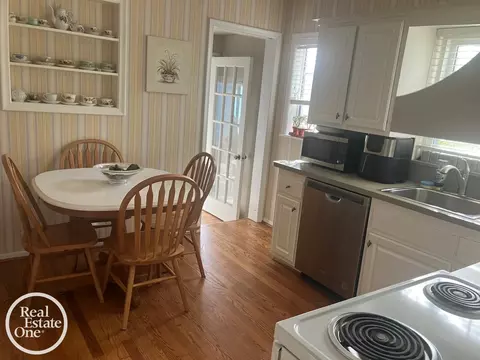 2071 Stanhope, Grosse Pointe, MI 48236 photo 17