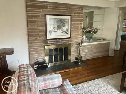 2071 Stanhope, Grosse Pointe, MI 48236 photo 10