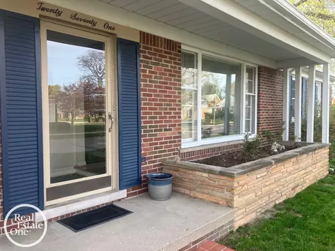 2071 Stanhope, Grosse Pointe, MI 48236 photo 7