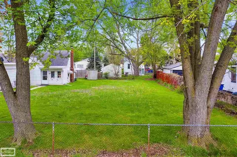 12444 Vernon, Warren, MI 48091