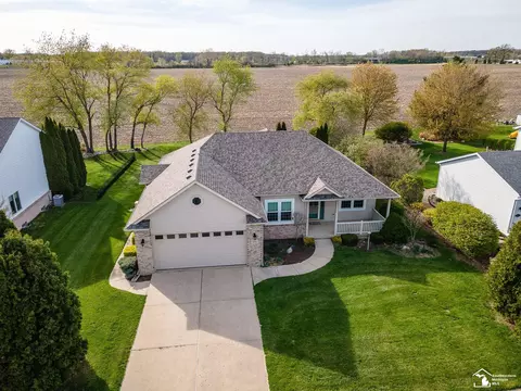 2887 W Country, Monroe, MI 48162