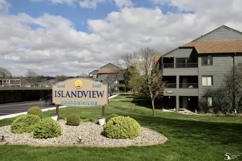 2465 Riverside #314, Trenton, MI 48183