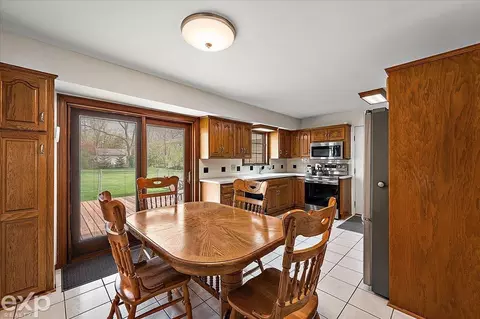 397 E Hurst, Troy, MI 48085 photo 22