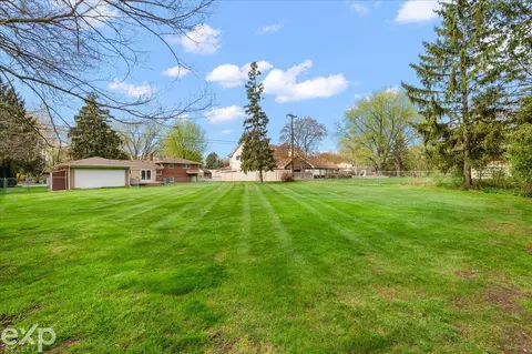 397 E Hurst, Troy, MI 48085 photo 9
