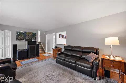 397 E Hurst, Troy, MI 48085 photo 20