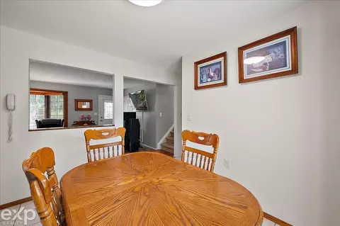 397 E Hurst, Troy, MI 48085 photo 29