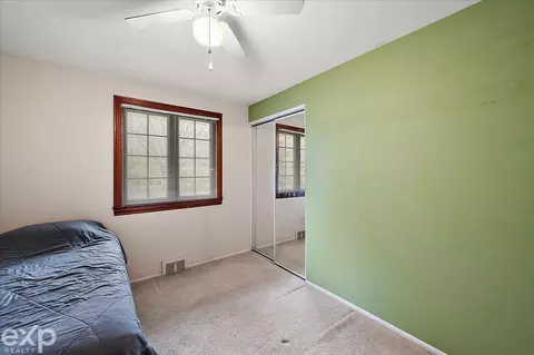 397 E Hurst, Troy, MI 48085 photo 33