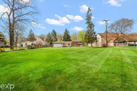 397 E Hurst, Troy, MI 48085 photo 8