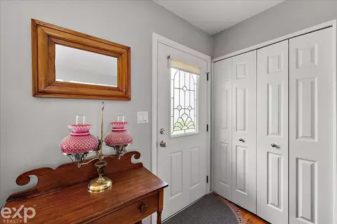 397 E Hurst, Troy, MI 48085 photo 17