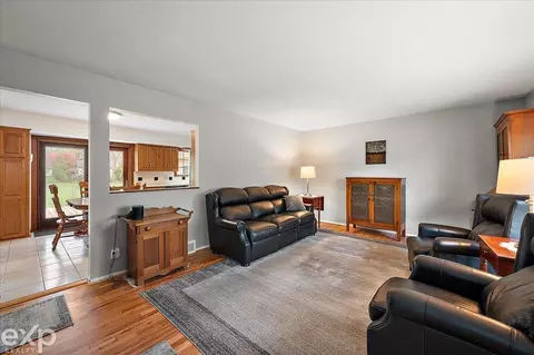 397 E Hurst, Troy, MI 48085 photo 19