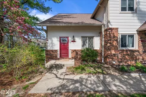 7230 Bluewater, Clarkston, MI 48348 photo 3