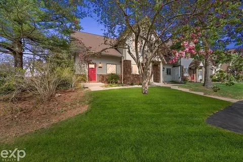 7230 Bluewater, Clarkston, MI 48348
