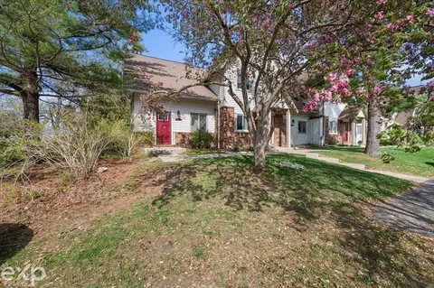 7230 Bluewater, Clarkston, MI 48348 photo 2