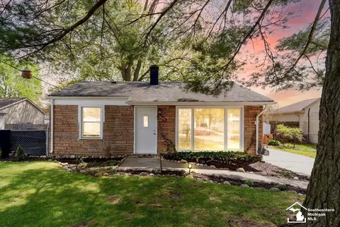 14051 Syracuse, Taylor, MI 48180