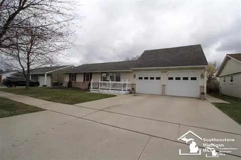 1221 John L, Monroe, MI 48162