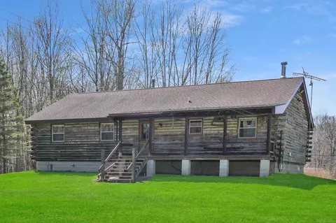 4253 Mayer, East China, MI 48054
