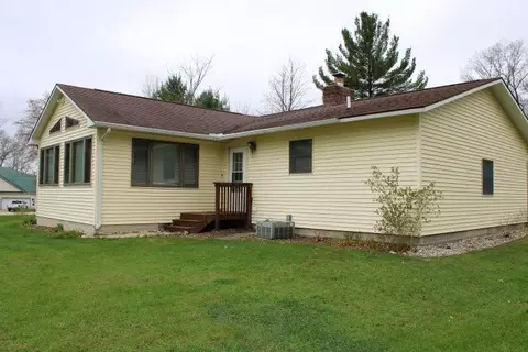 8839 N Circle E, Farwell, MI 48622 photo 7