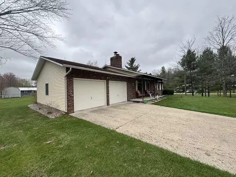 8839 N Circle E, Farwell, MI 48622 photo 15
