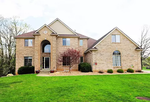 2214 Village Woods, Grand Blanc, MI 48439