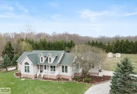 2455 Cove, Wales, MI 48027