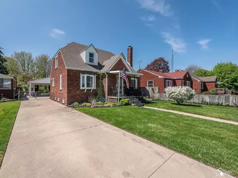 814 E Front, Monroe, MI 48161
