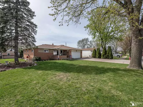 25144 Reeck, Woodhaven, MI 48183
