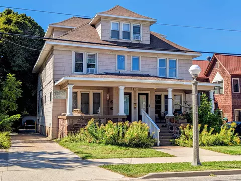 421 N Front, Marquette, MI 49855