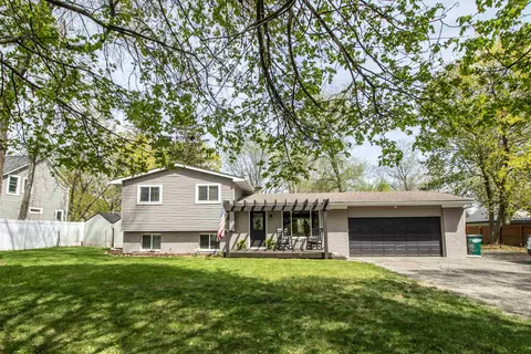 6280 Main, Clarkston, MI 48346