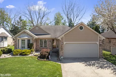 46718 Fox Run, Macomb, MI 48044