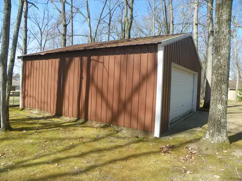 Exterior - 708 Isabella, Harrison, MI 48625 photo 5 of 9