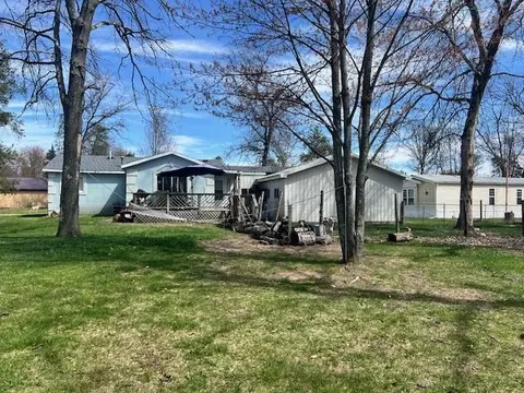 Exterior - 4265 Jeffery, Harrison, MI 48625 photo 6 of 7