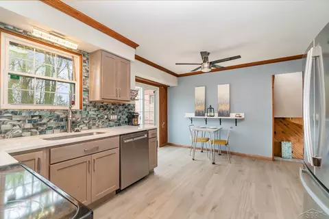4336 N Elms, Flushing, MI 48433 photo 5