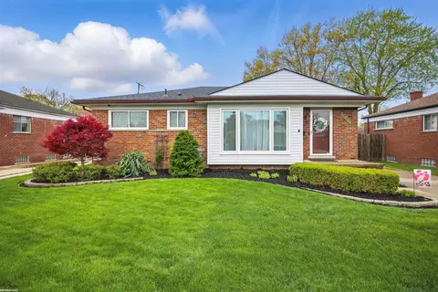 25507 Harmon, Saint Clair Shores, MI 48081