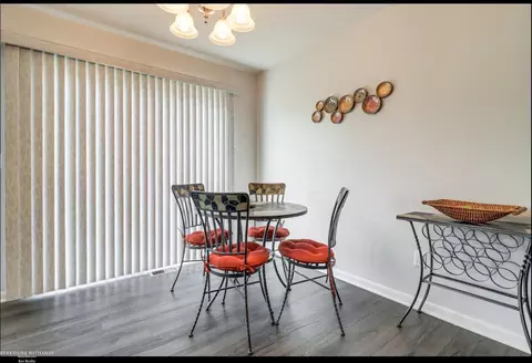 Dining - 16658 Jessica, Romulus, MI 48174 photo 2 of 2