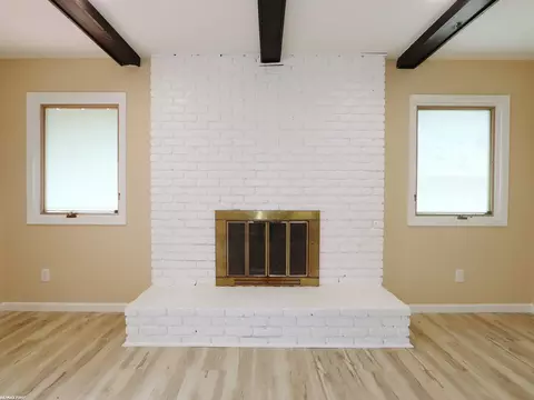 Living - 24830 Roxana, Eastpointe, MI 48021 photo 2 of 4