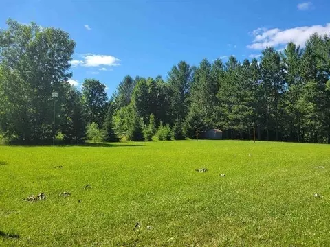 470 White, Gladwin, MI 48624 photo 3