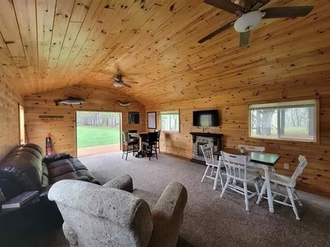 470 White, Gladwin, MI 48624 photo 10