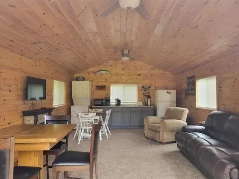 470 White, Gladwin, MI 48624 photo 11