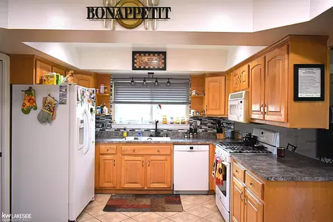 46515 Meadow, Macomb, MI 48044 photo 20