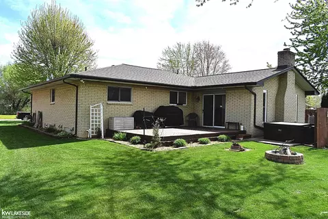 46515 Meadow, Macomb, MI 48044 photo 11