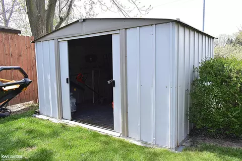 46515 Meadow, Macomb, MI 48044 photo 6
