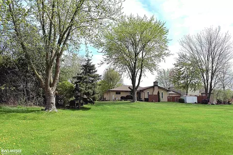 46515 Meadow, Macomb, MI 48044 photo 8